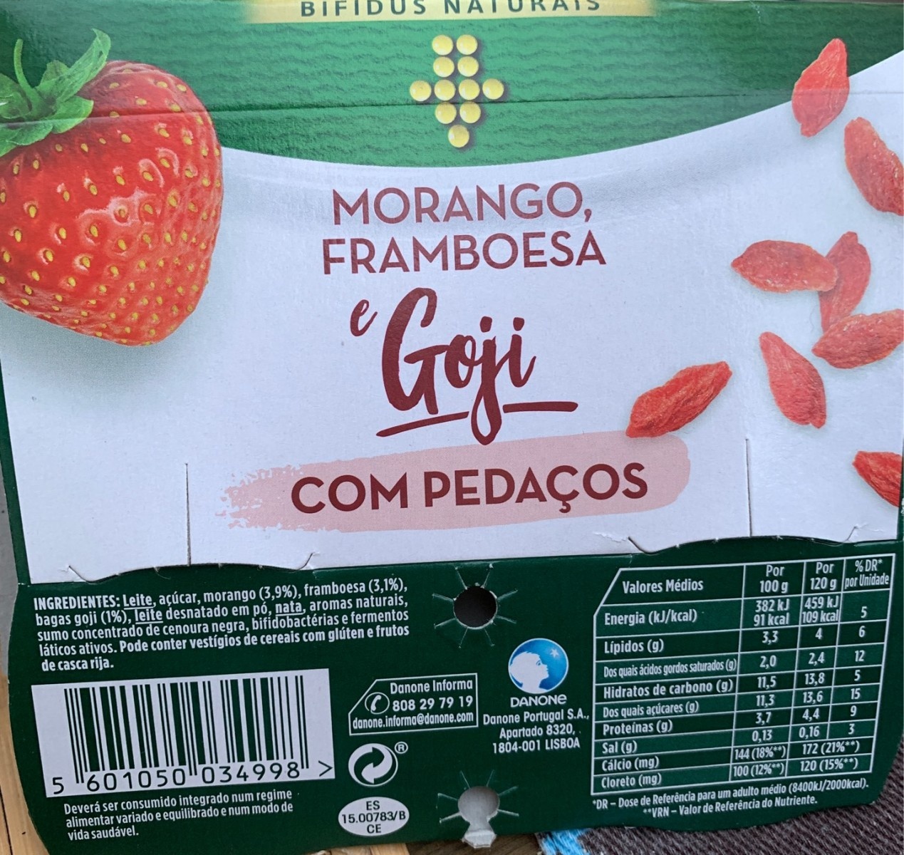 Morango, Framboesa e Goji com Pedaços